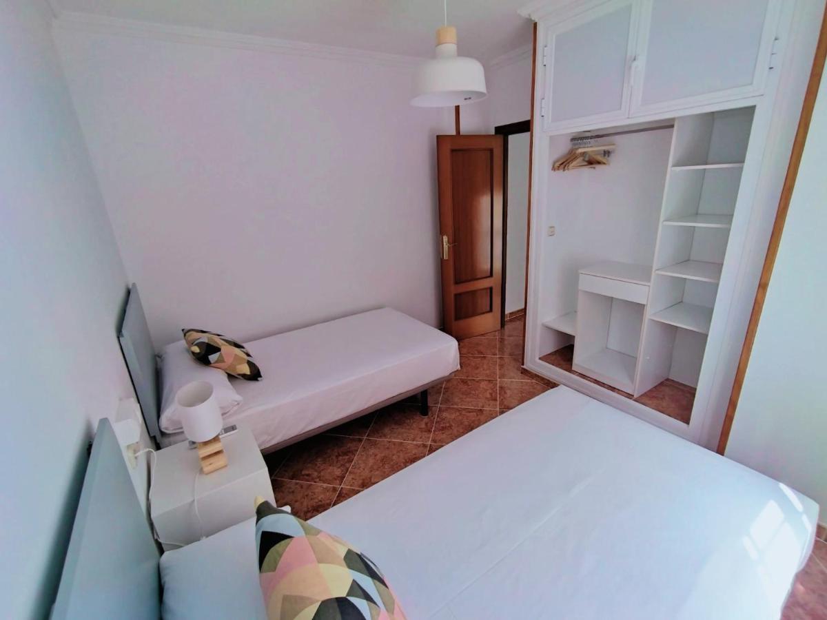 Casa Playa, Terraza Y Garaje Apartment Нерха Екстериор снимка